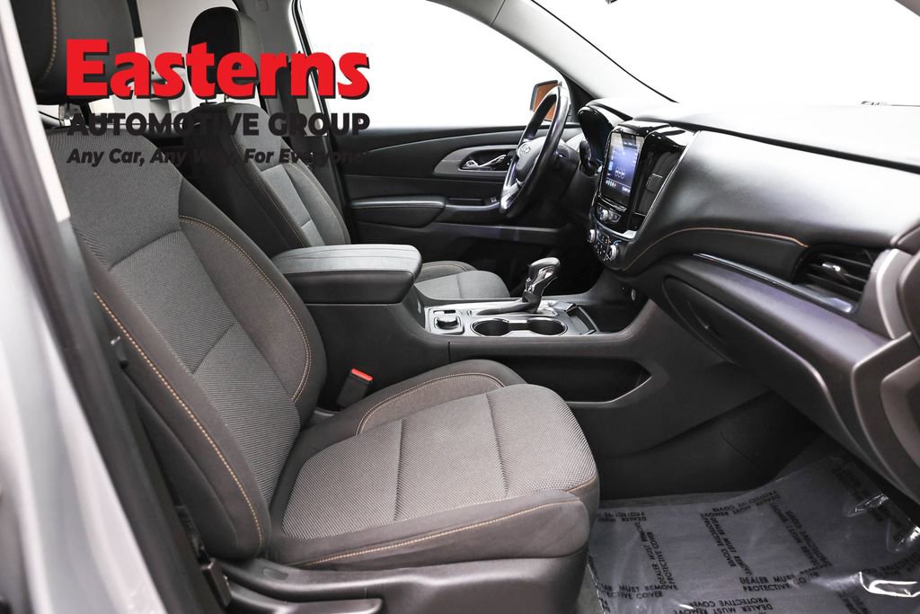 Used 2021 Chevrolet Traverse LT image 23