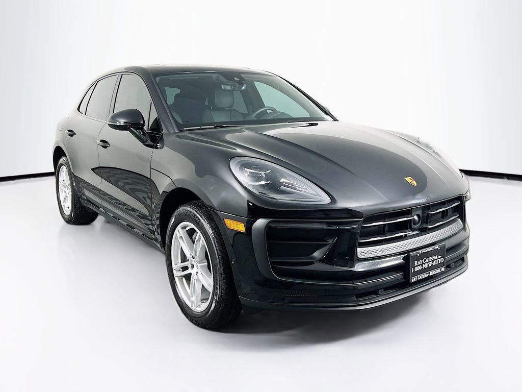 Certified 2023 Porsche Macan image 7