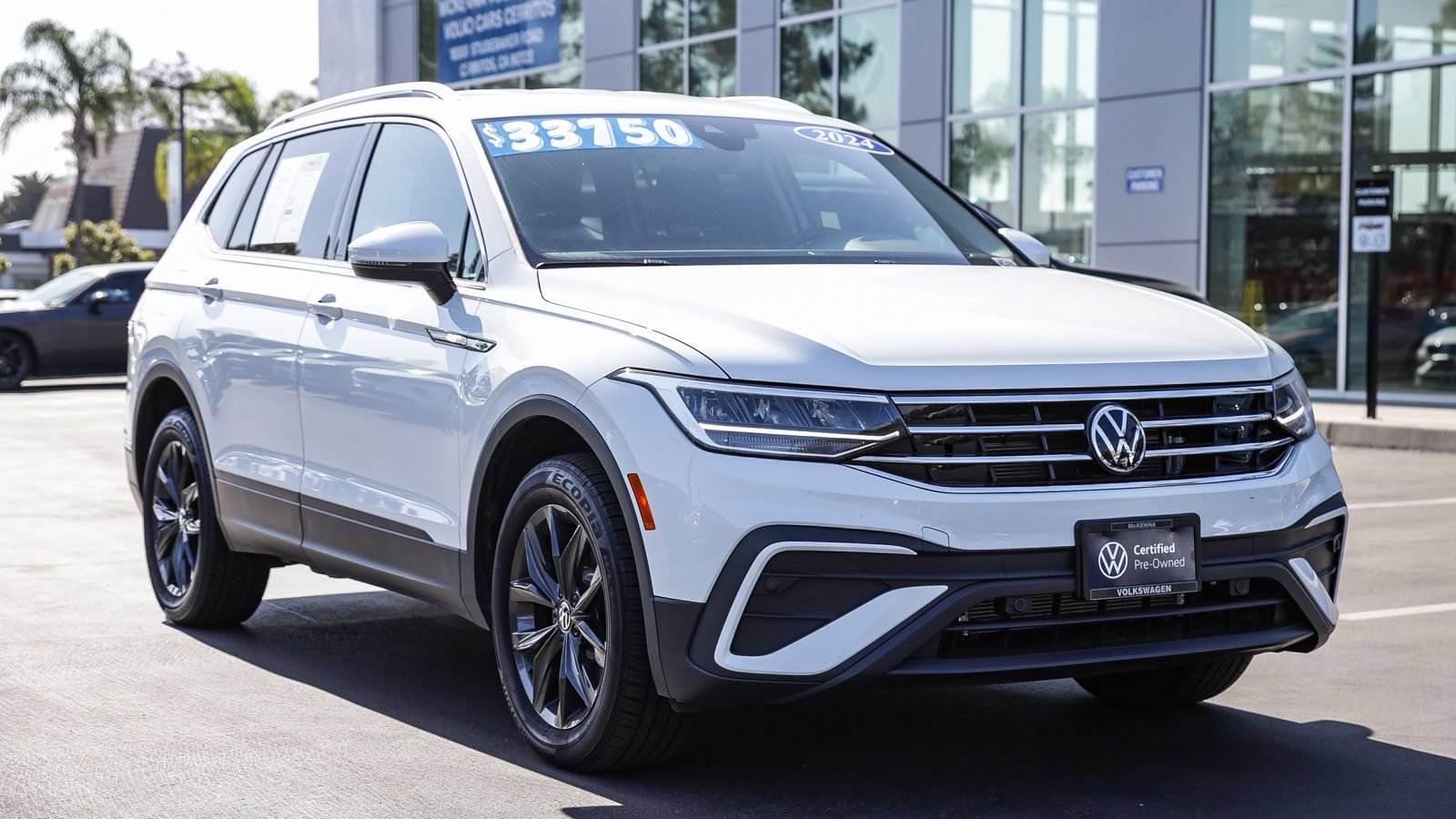 Used 2024 Volkswagen Tiguan SE AWD/4WD image 7