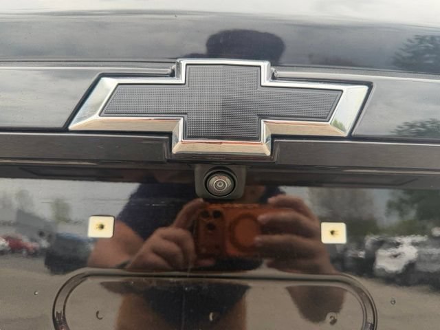 Used 2023 Chevrolet Traverse LT w/ Midnight/Sport Edition AWD/4WD image 13