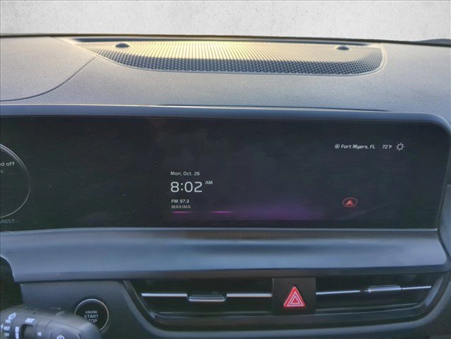 Used 2025 Kia Seltos EX w/ EX Sunroof Package FWD image 17