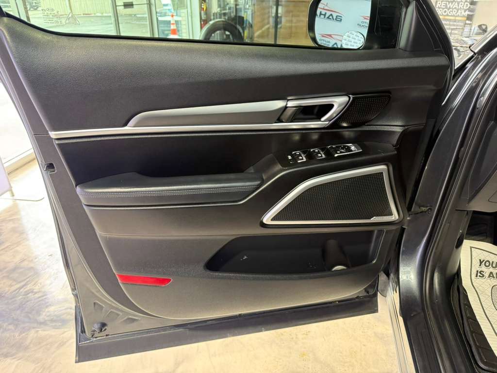 Used 2020 Kia Telluride LX AWD/4WD image 35