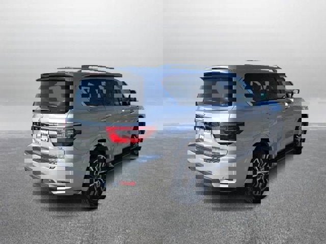 Used 2024 Nissan Armada SL image 8