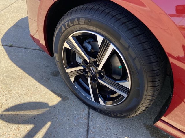 Used 2024 Nissan Sentra SV FWD image 25