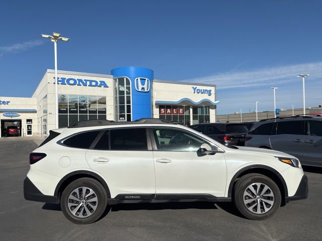 Used 2022 Subaru Outback Premium image 2