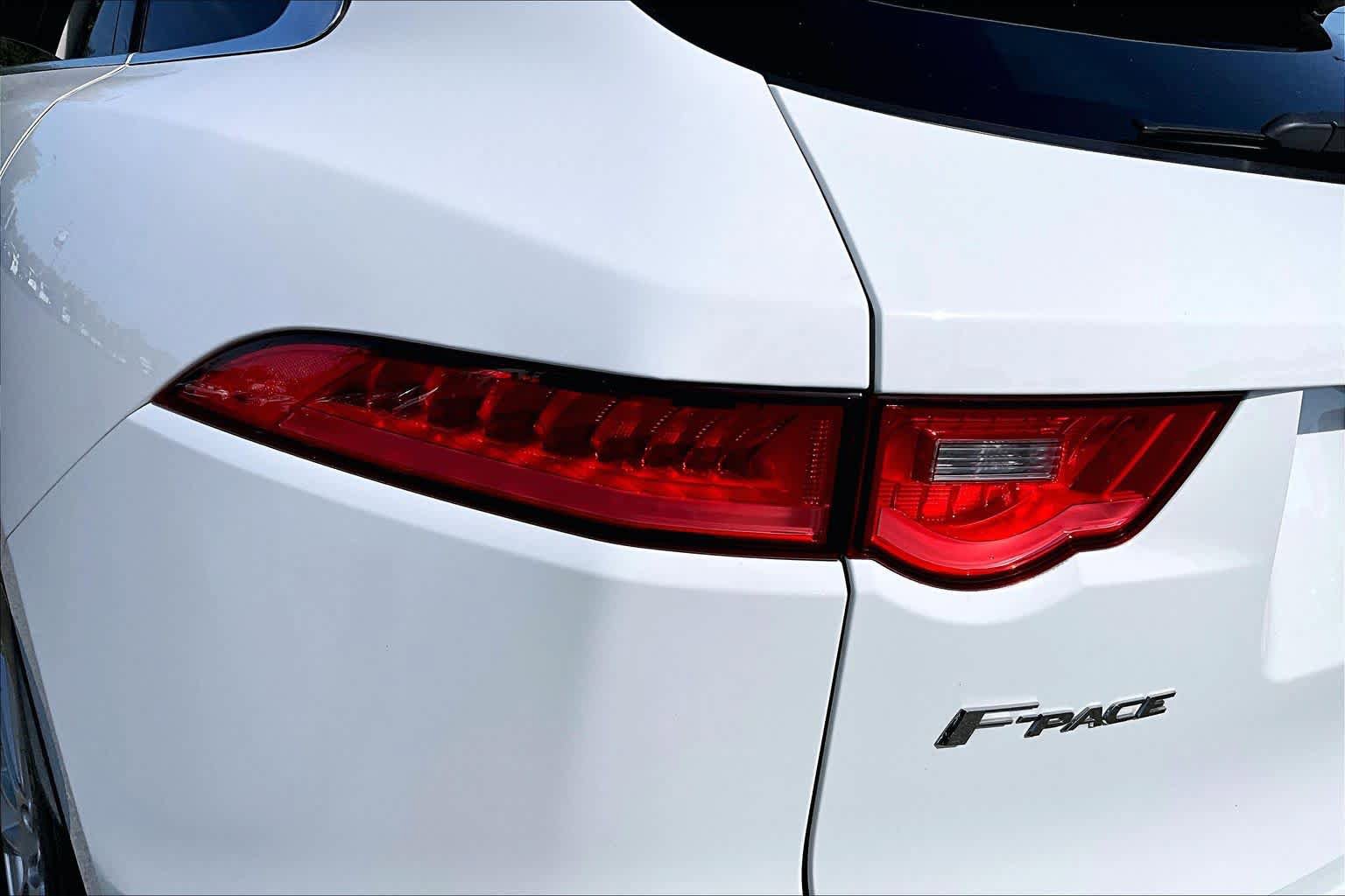 Used 2017 Jaguar F-PACE Prestige AWD/4WD image 28