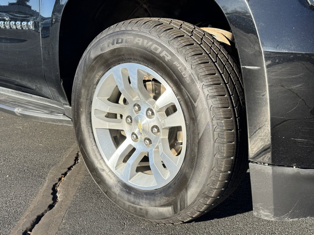 Used 2018 Chevrolet Suburban LT image 25