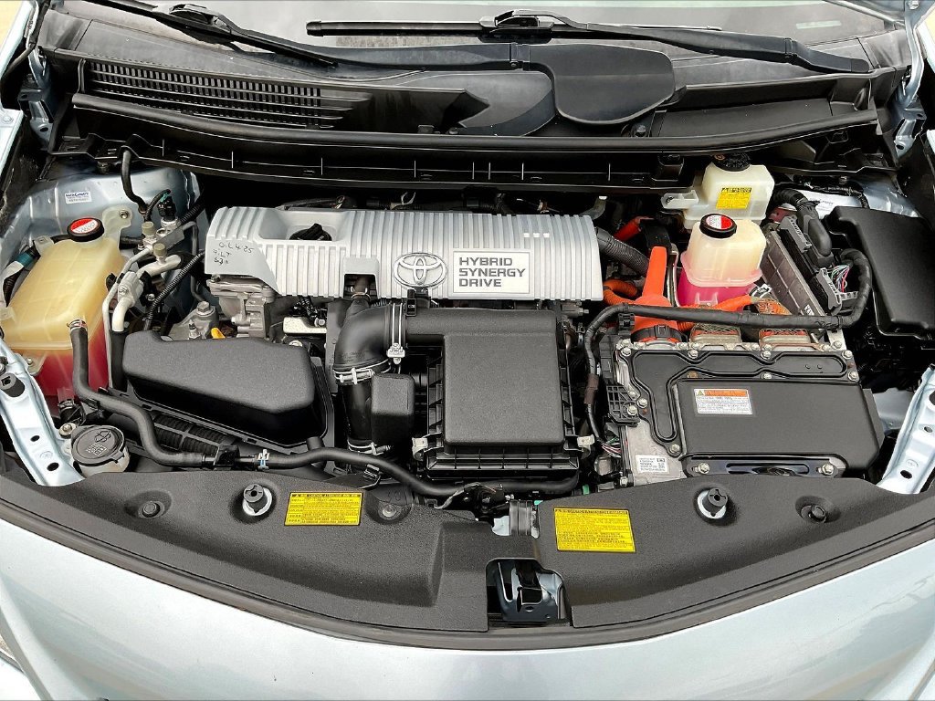Used 2014 Toyota Prius V Five FWD image 30
