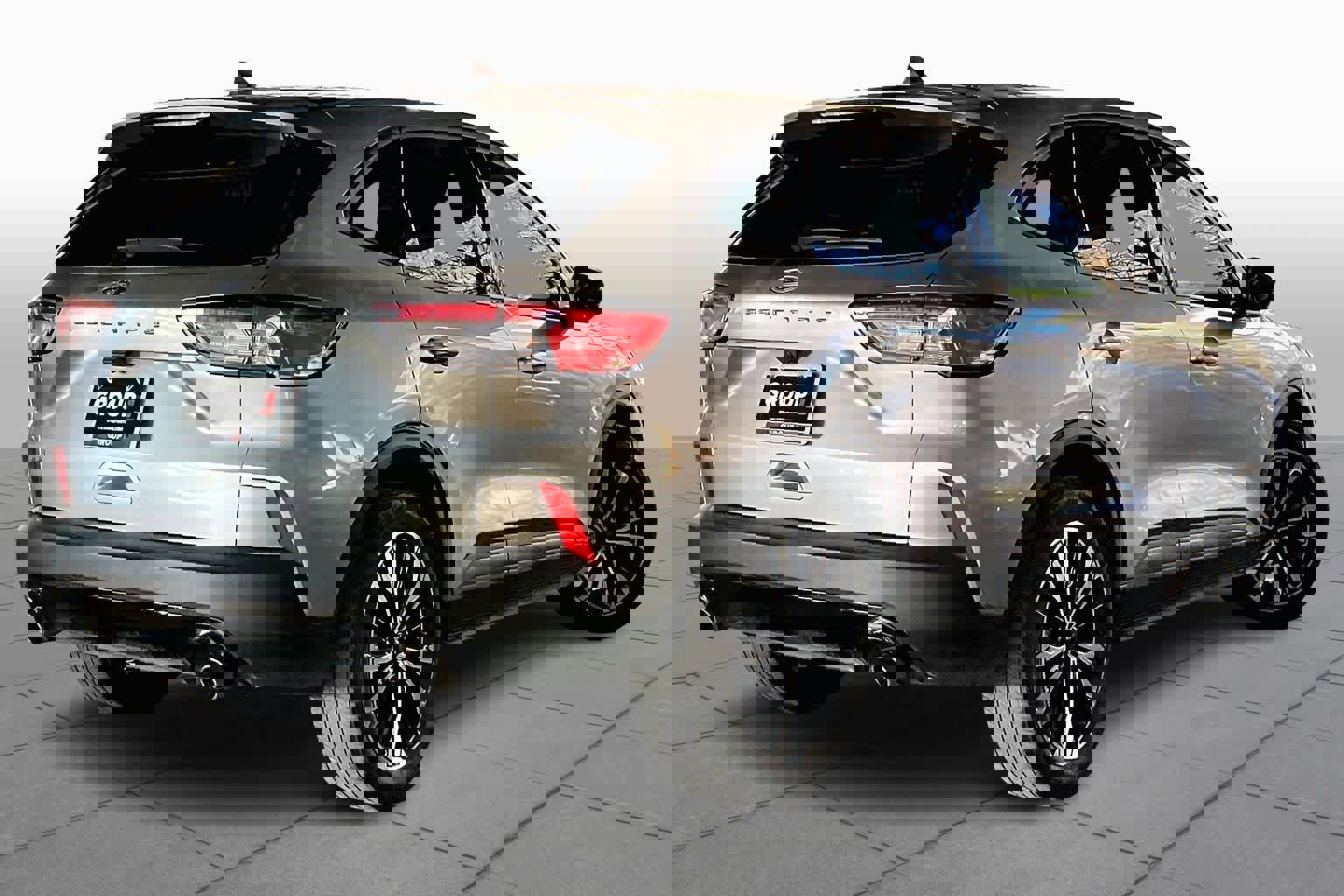 Used 2022 Ford Escape SE w/ SE Sport Appearance Package image 12