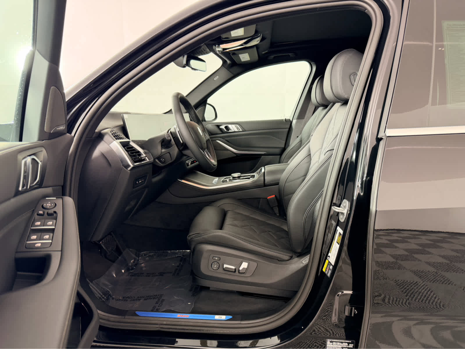 New 2026 BMW X5 xDrive50e image 13