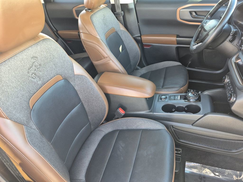 Used 2021 Ford Bronco Sport Outer Banks w/ Outer Banks Package (96D) image 16