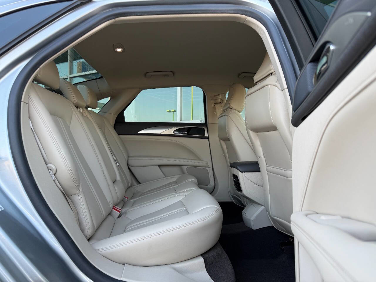 Used 2020 Lincoln MKZ AWD w/ Convenience Package image 16