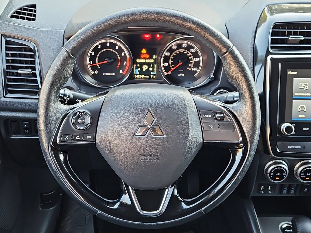 Used 2025 Mitsubishi Outlander Sport AWD image 23