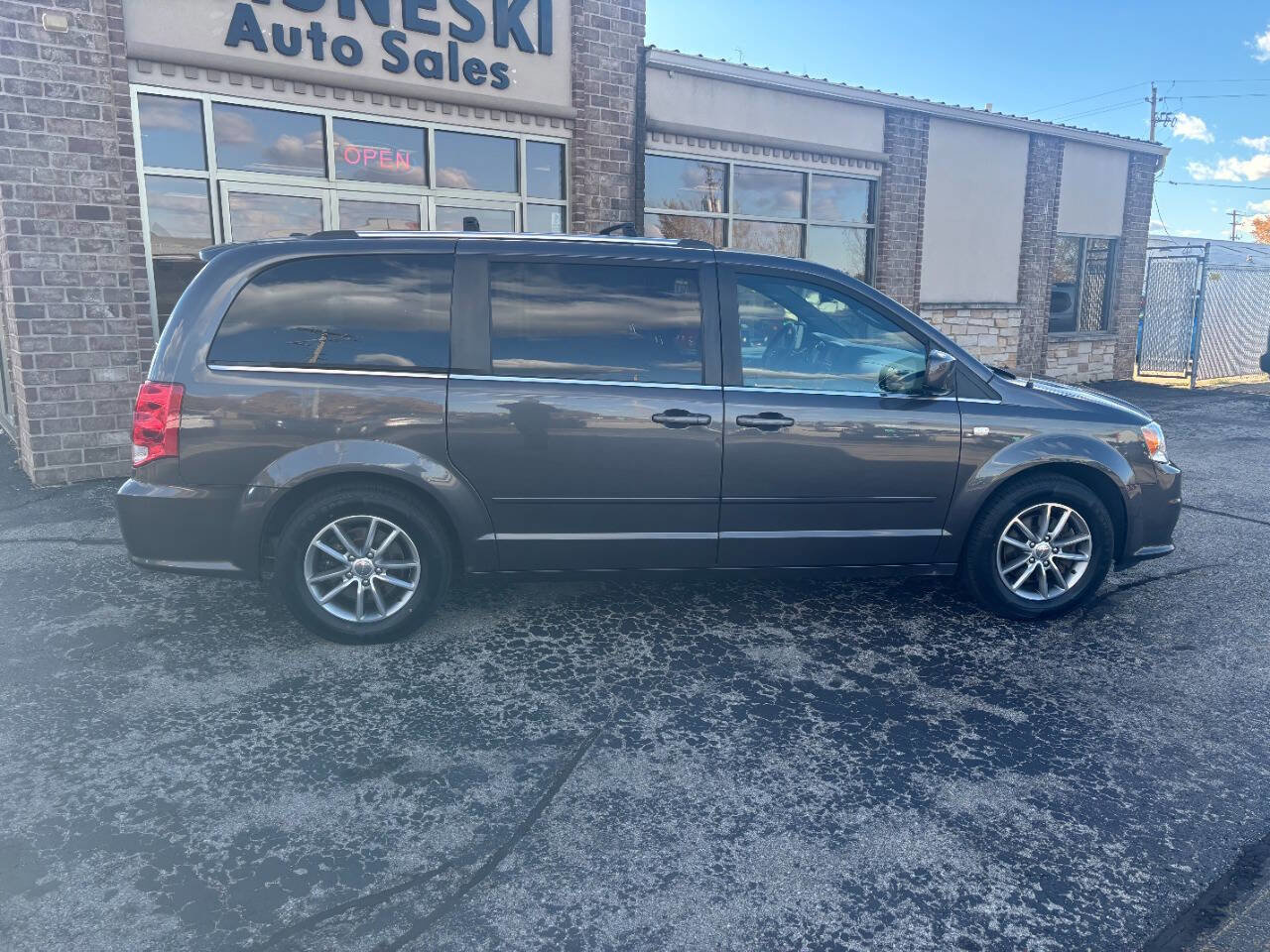 Used 2014 Dodge Grand Caravan SXT