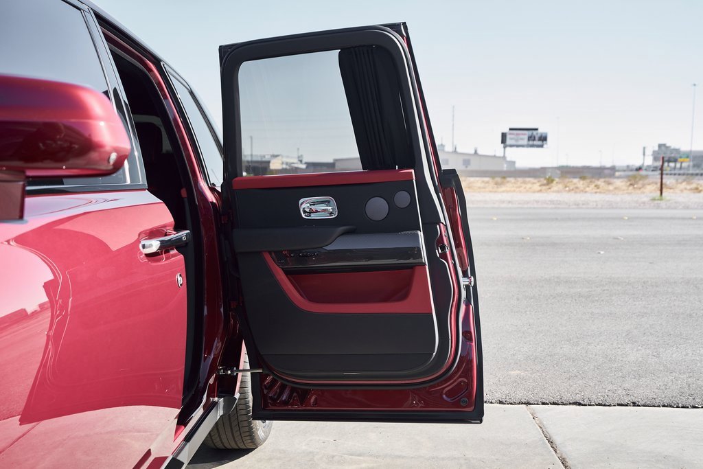 Used 2022 Rolls-Royce Cullinan Black Badge image 26