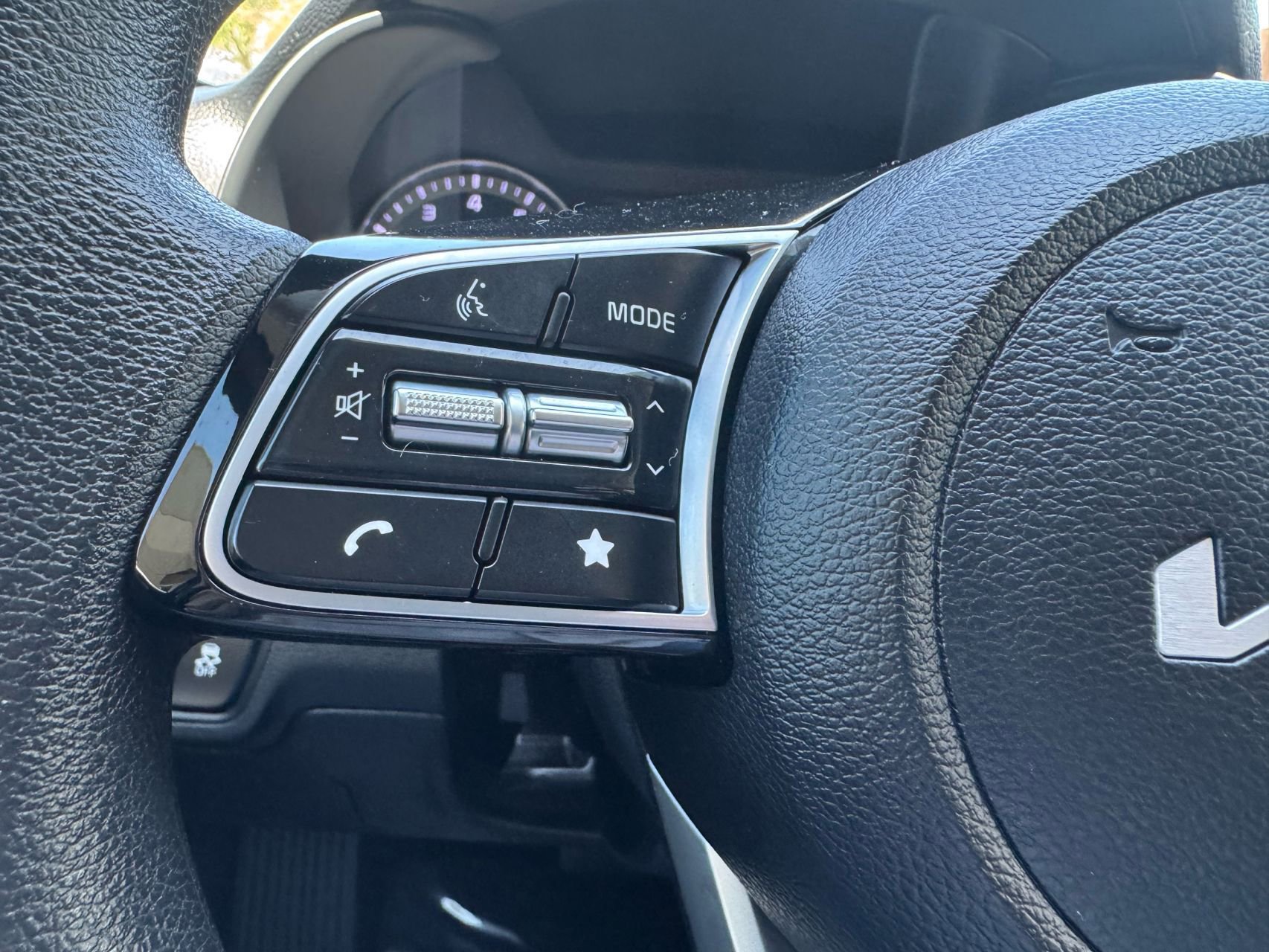 Used 2023 Kia Forte LXS FWD image 16