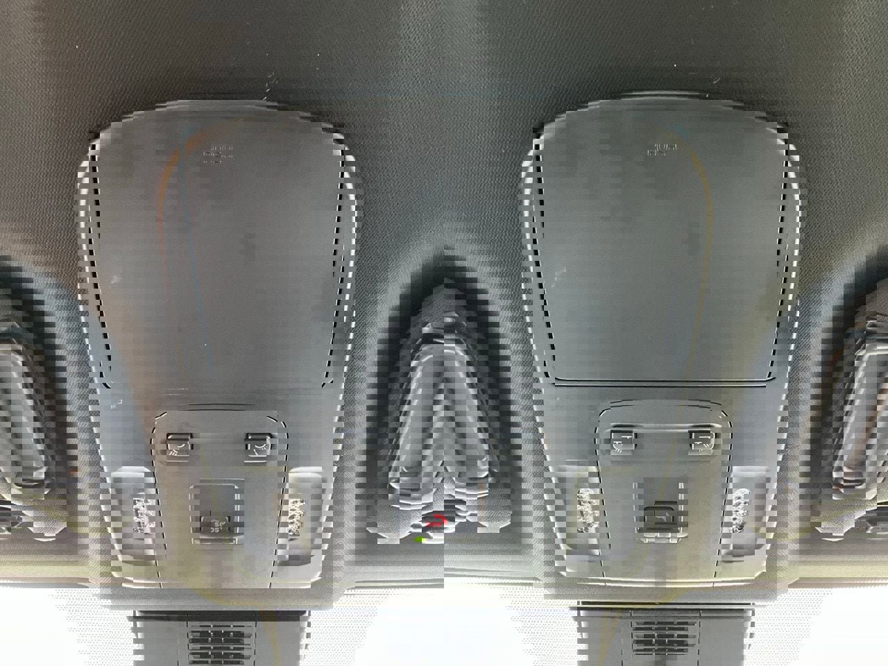 Used 2025 Toyota Camry SE image 17