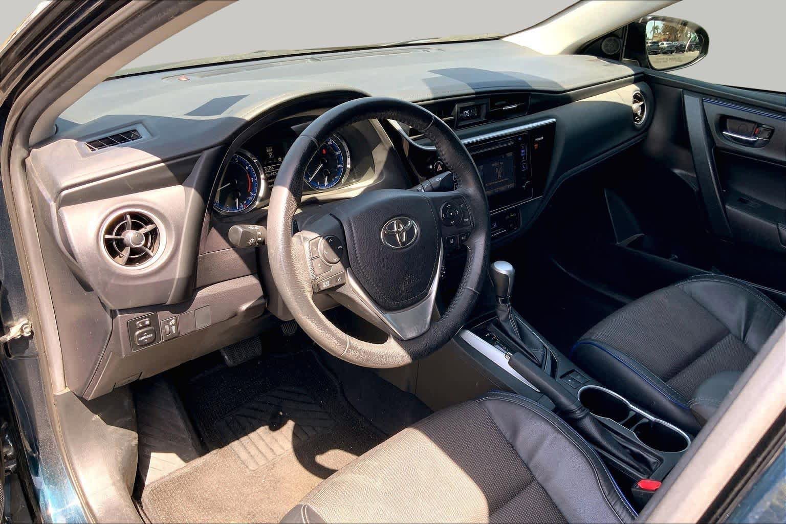 Used 2017 Toyota Corolla SE w/ Carpet Mat Package (TMS) FWD image 17