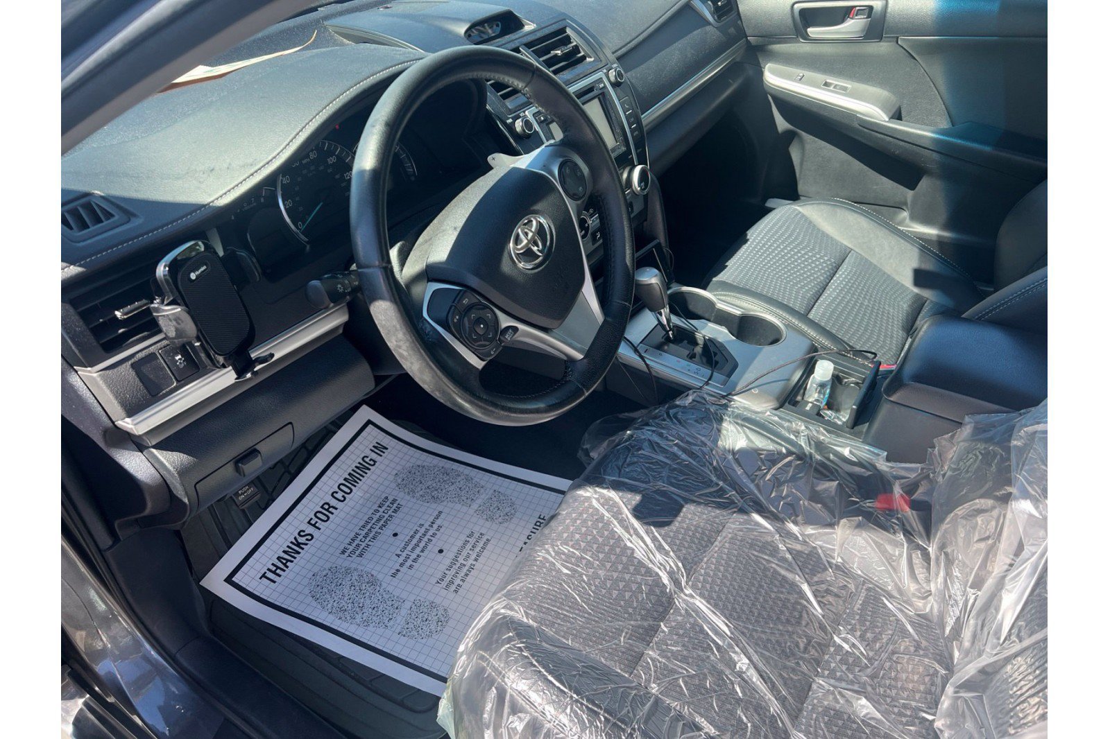 Used 2014 Toyota Camry SE FWD image 6
