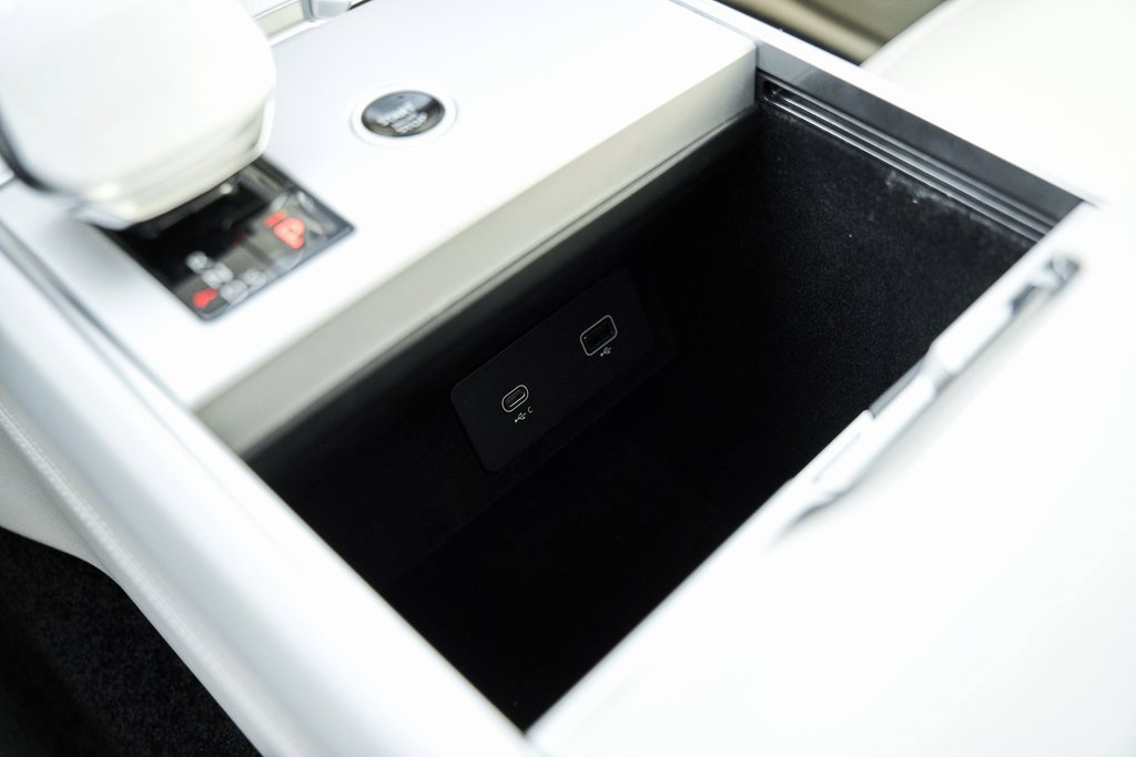 Used 2024 Land Rover Range Rover SV image 75