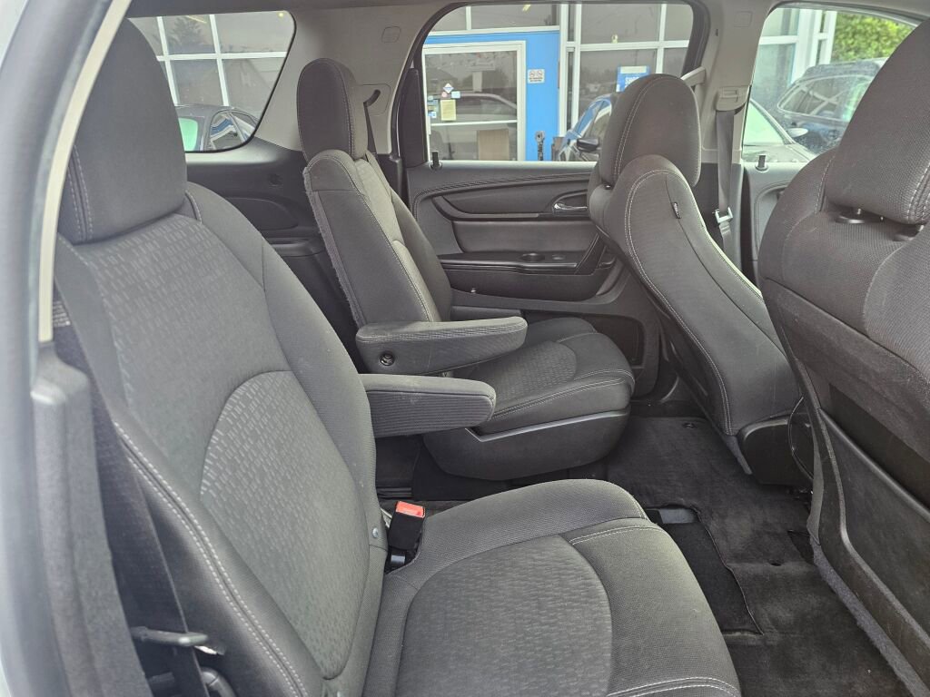 Used 2016 GMC Acadia SLE image 15