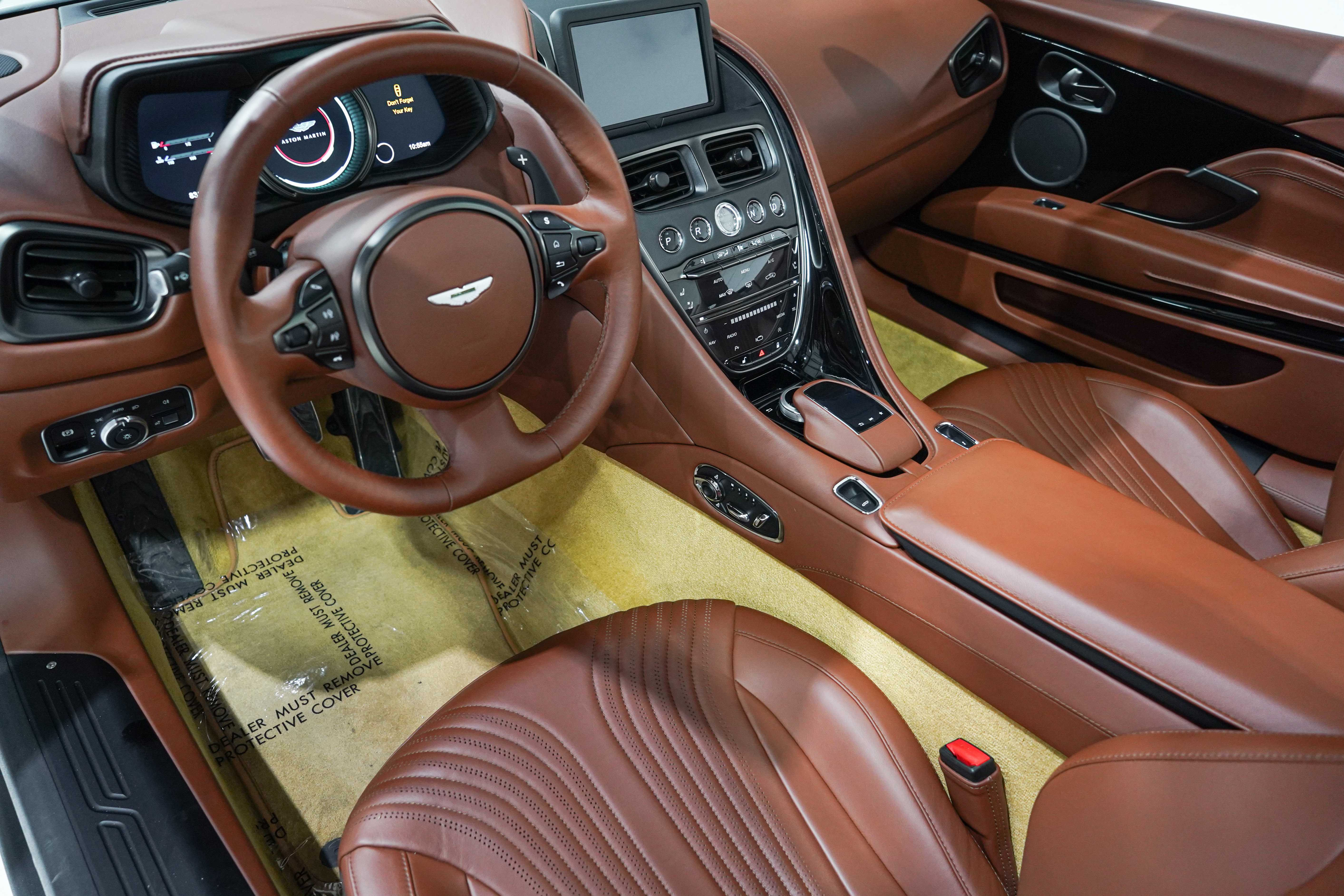 Used 2020 Aston Martin DB11 Volante RWD image 2