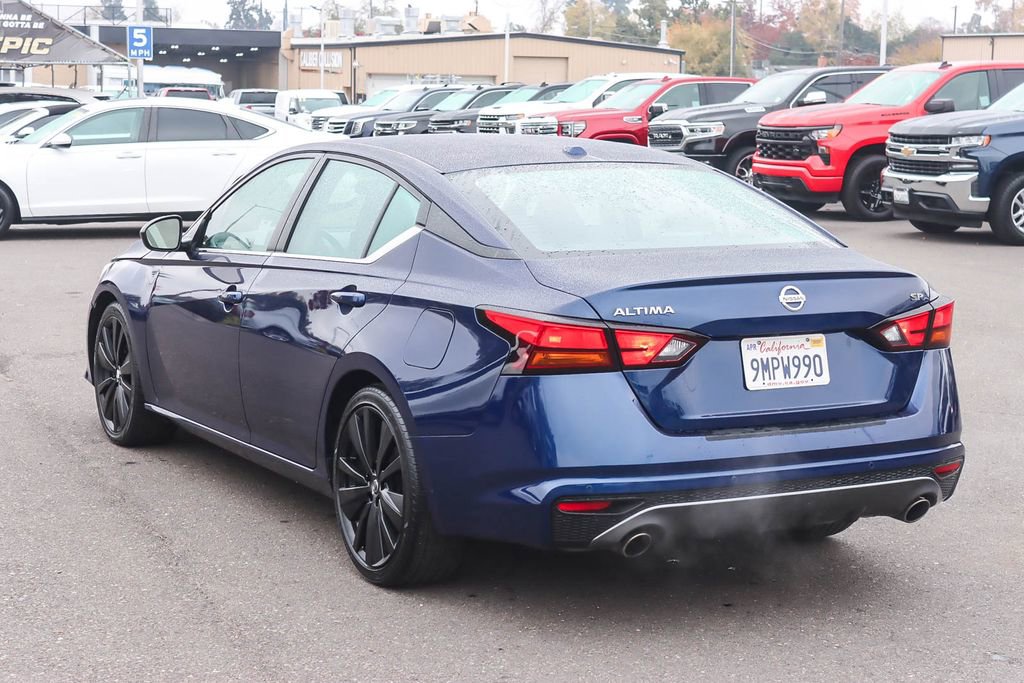 Used 2022 Nissan Altima 2.5 SR image 2
