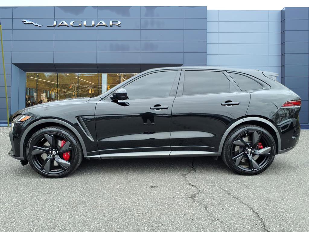 Certified 2024 Jaguar F-PACE SVR image 6