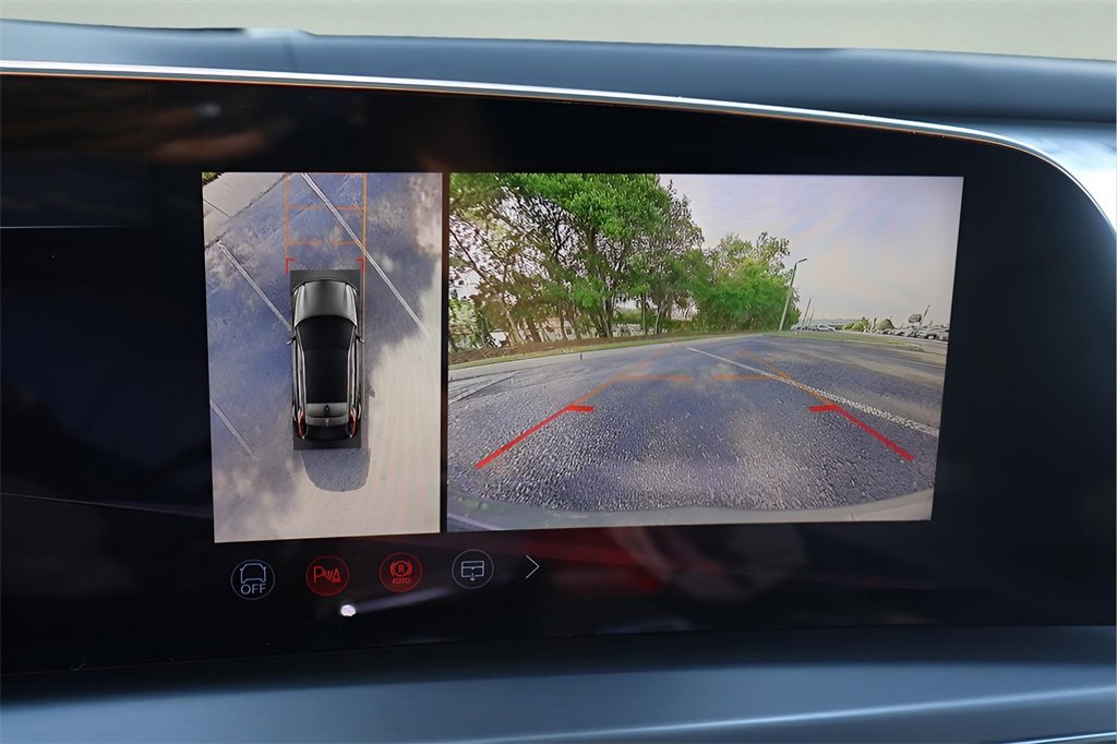 New 2026 Cadillac Lyriq V image 25