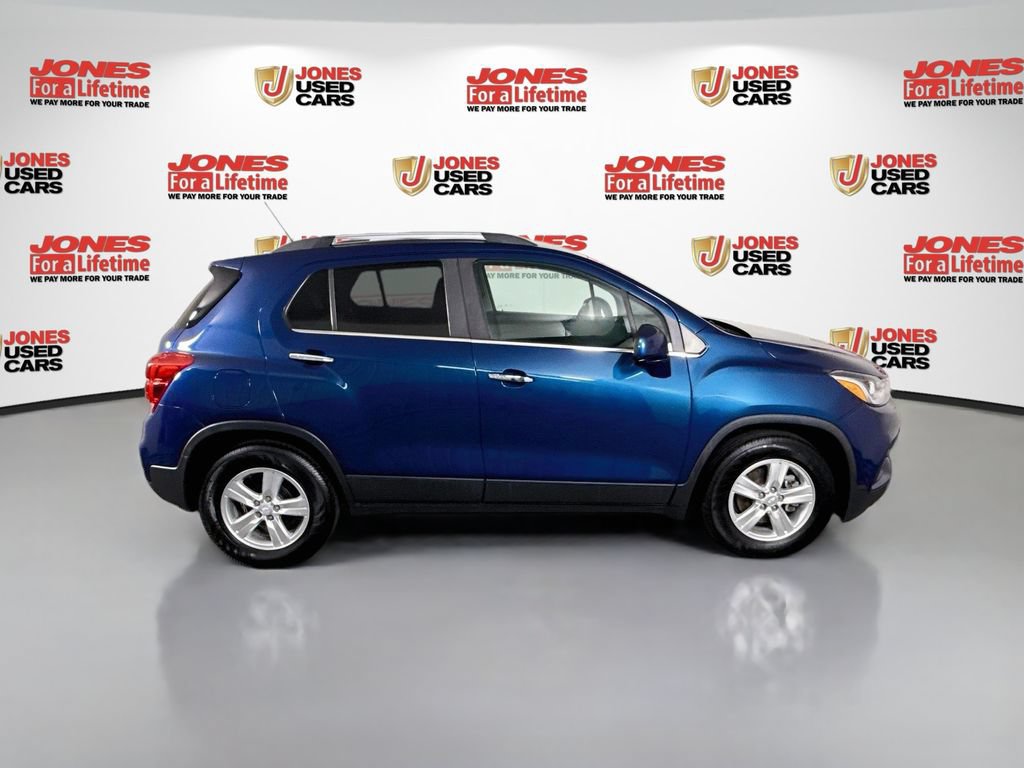 Used 2020 Chevrolet Trax LT w/ LT Convenience Package FWD image 16