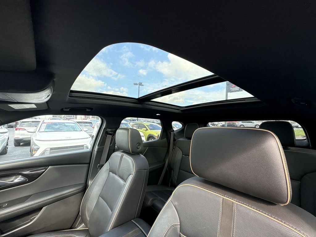 Used 2019 Chevrolet Blazer Premier w/ Sun and Wheels Package FWD image 16