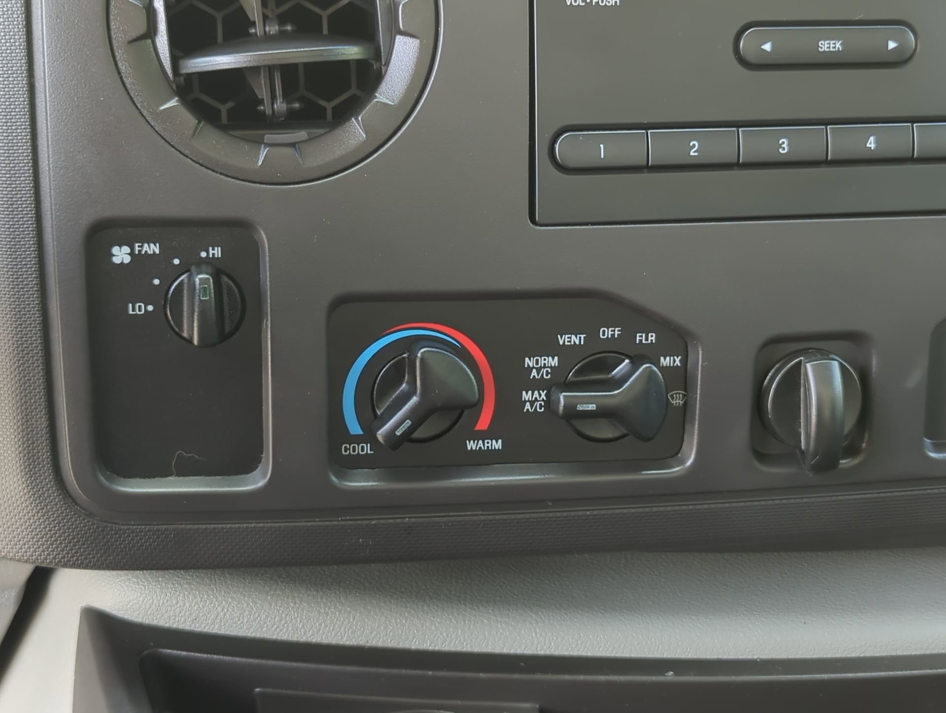 Used 2019 Ford E-350 and Econoline 350 Super Duty RWD image 57