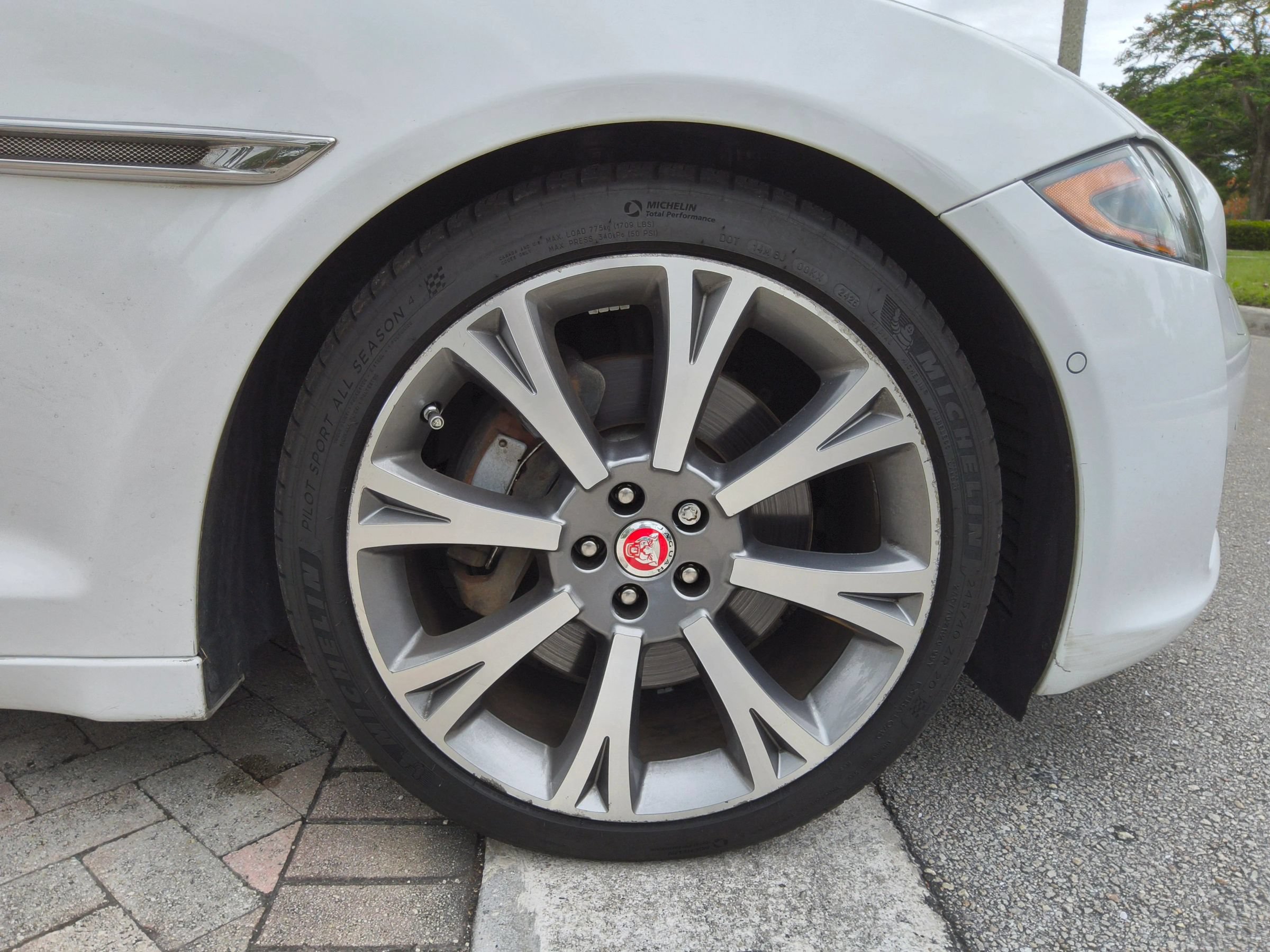Used 2019 Jaguar XJ L Portfolio RWD image 52