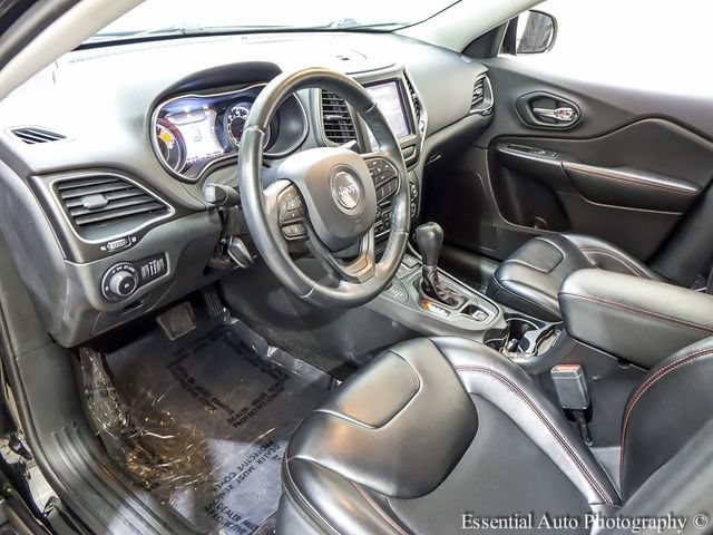 Used 2019 Jeep Cherokee Trailhawk AWD/4WD image 11
