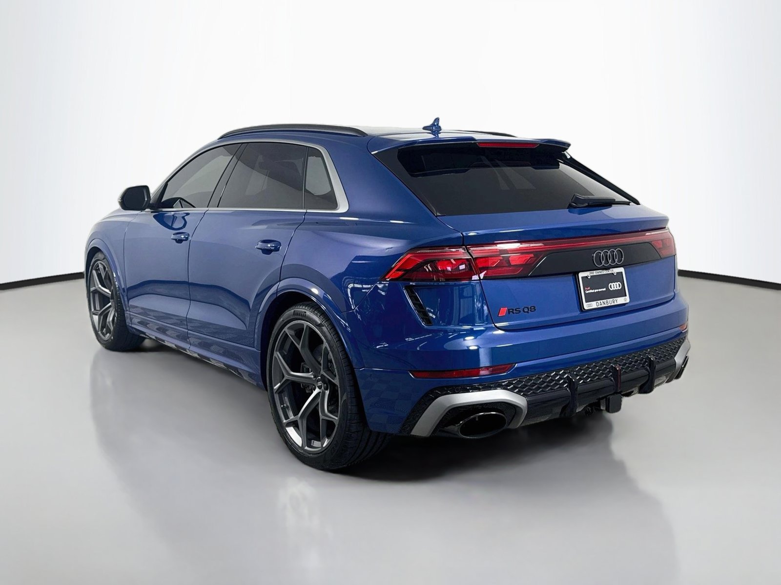 Certified 2025 Audi RS Q8 performance AWD/4WD image 3