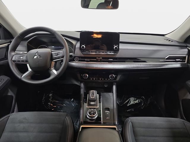 Used 2024 Mitsubishi Outlander SE AWD/4WD image 10