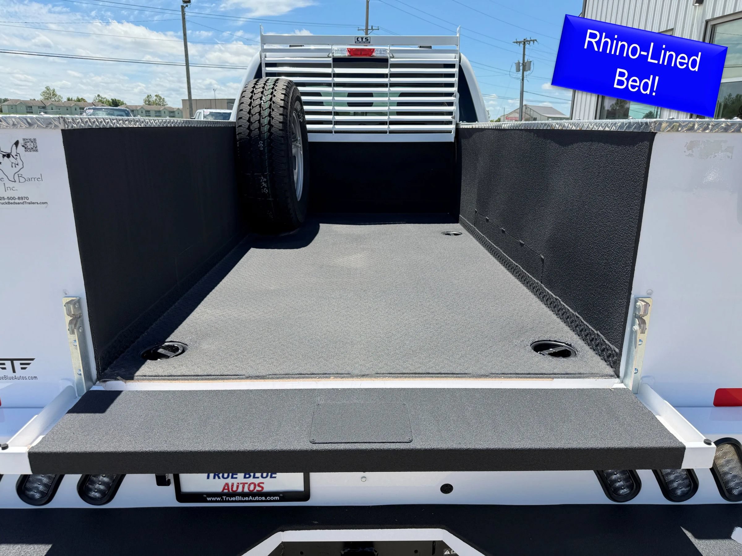 Used 2025 Ford F350 XLT AWD/4WD image 3