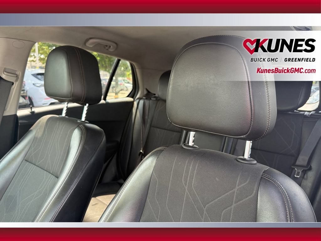 Used 2020 Chevrolet Trax LT w/ LT Convenience Package FWD image 18