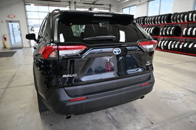 Used 2019 Toyota RAV4 LE image 6