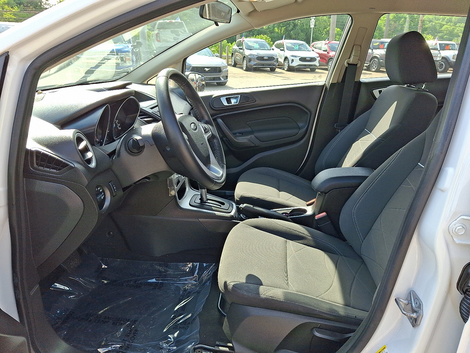 Used 2014 Ford Fiesta SE FWD image 13