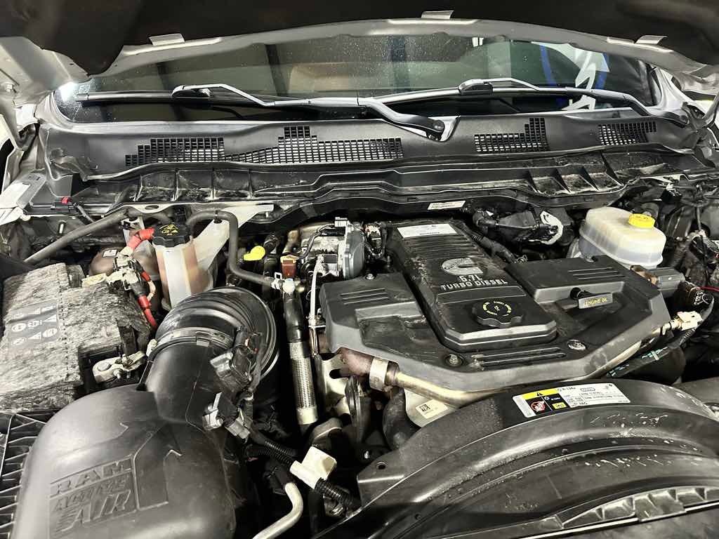 Used 2018 RAM 3500 Tradesman w/ Chrome Appearance Group image 33