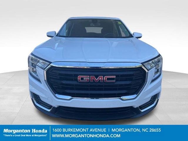 Used 2024 GMC Terrain SLE image 2