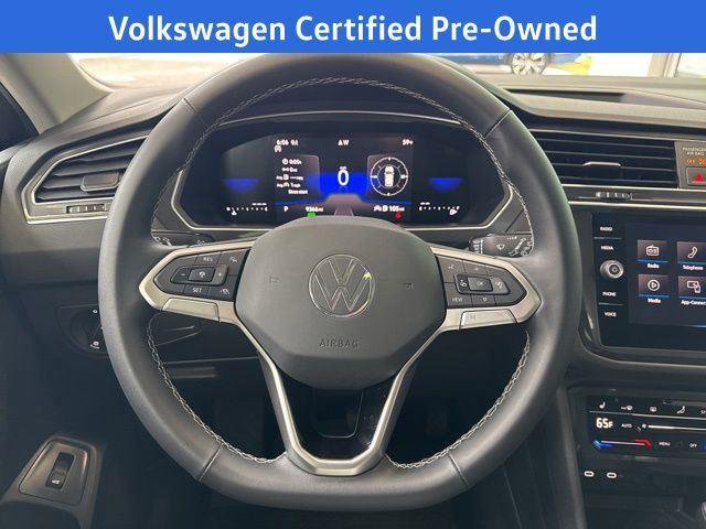 Certified 2024 Volkswagen Tiguan SE w/ Panoramic Sunroof Package AWD/4WD image 18