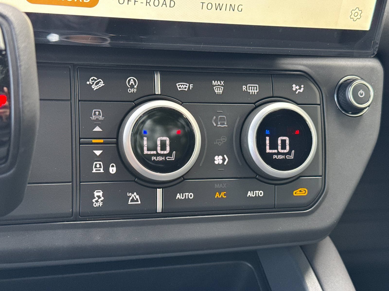 New 2026 Land Rover Defender 110 X-Dynamic SE AWD/4WD image 21