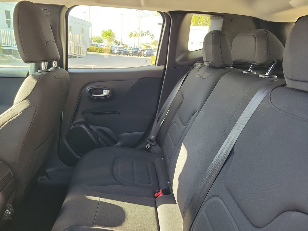 Used 2021 Jeep Renegade Latitude image 16