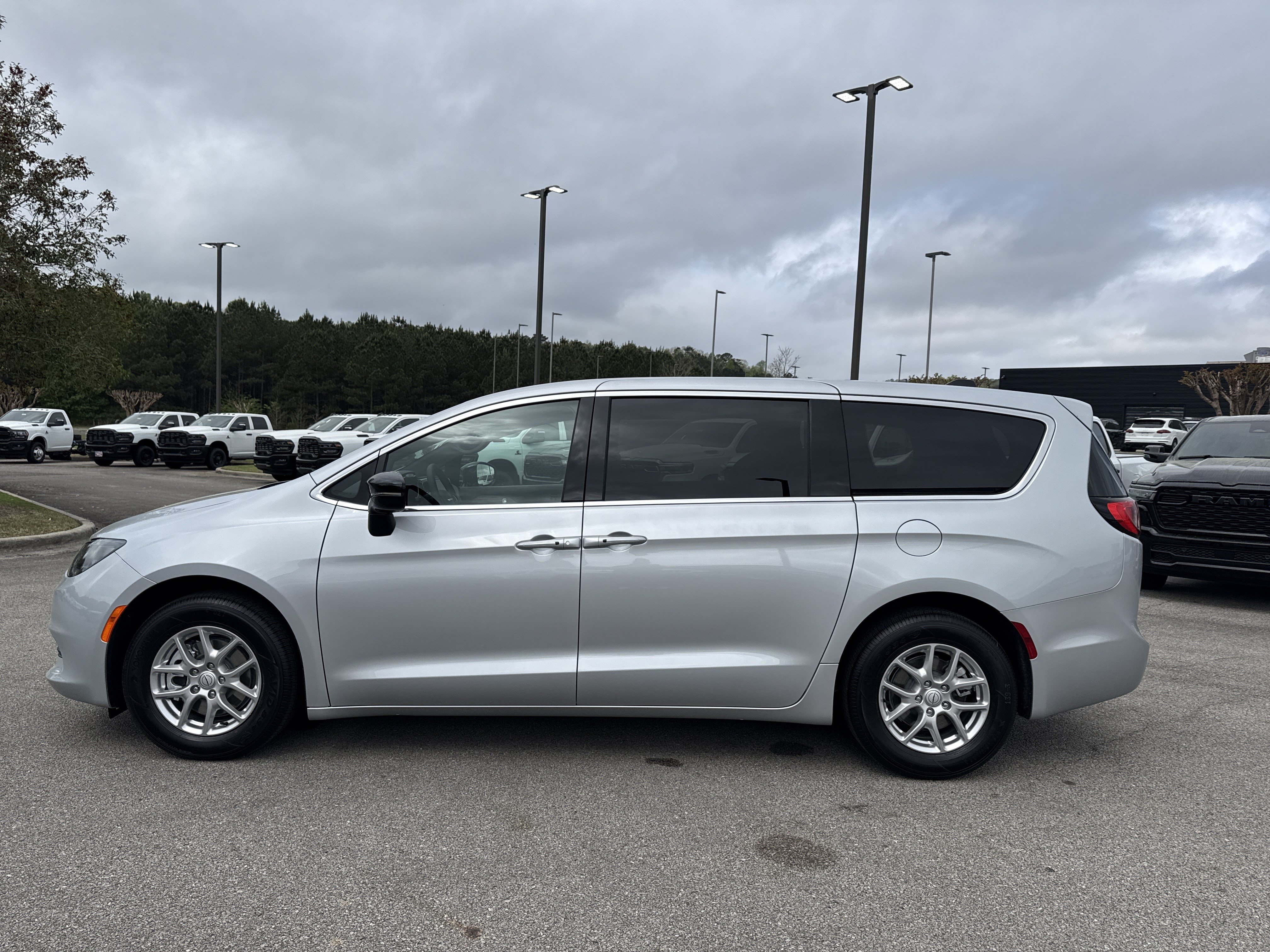 New 2026 Chrysler Voyager LX FWD image 4