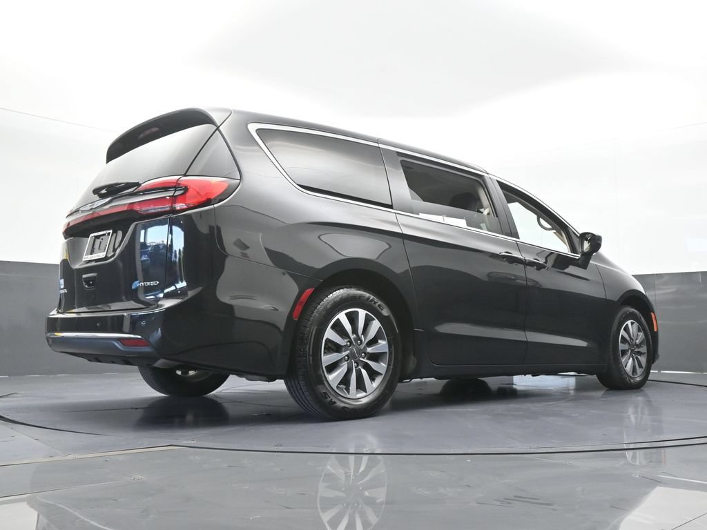 Used 2023 Chrysler Pacifica Touring-L FWD image 60