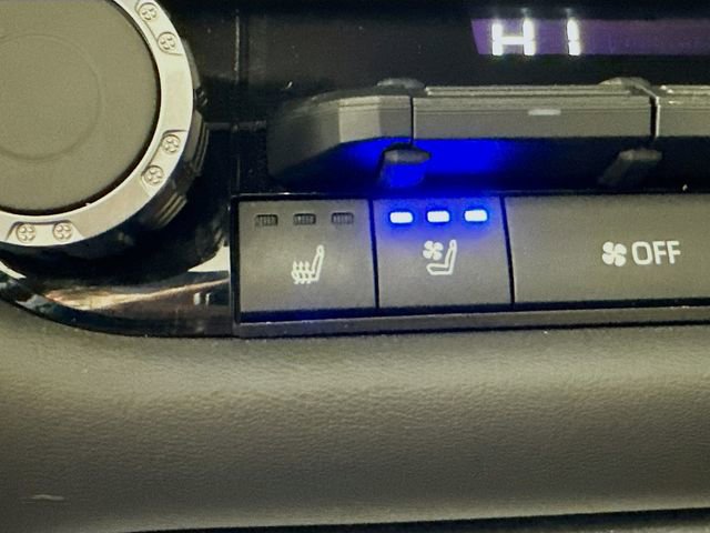 Used 2023 Toyota Tundra Platinum image 22