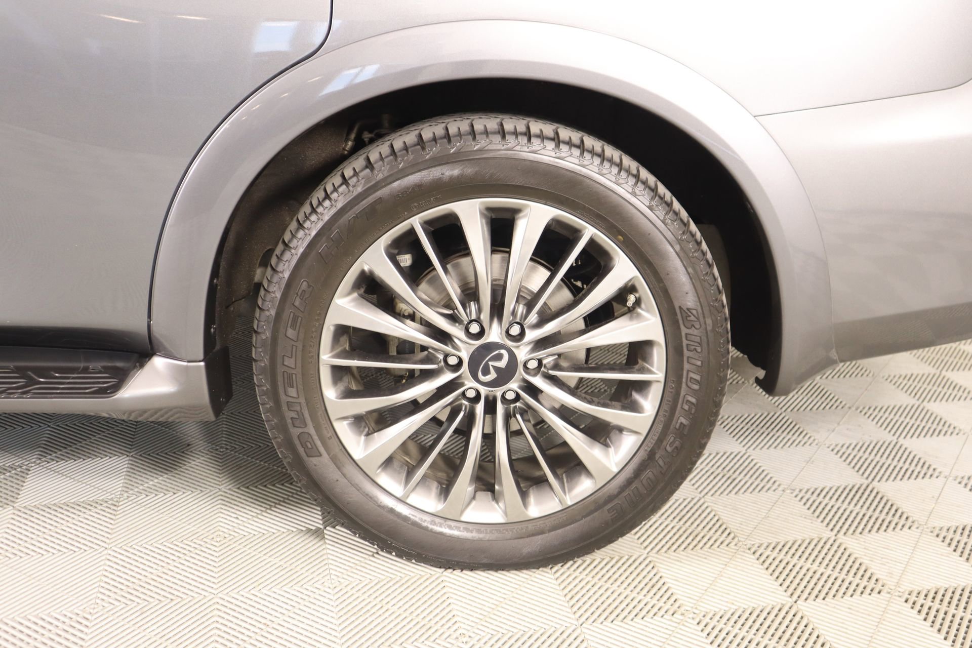 Used 2021 INFINITI QX80 Sensory w/ All-Season Package image 22