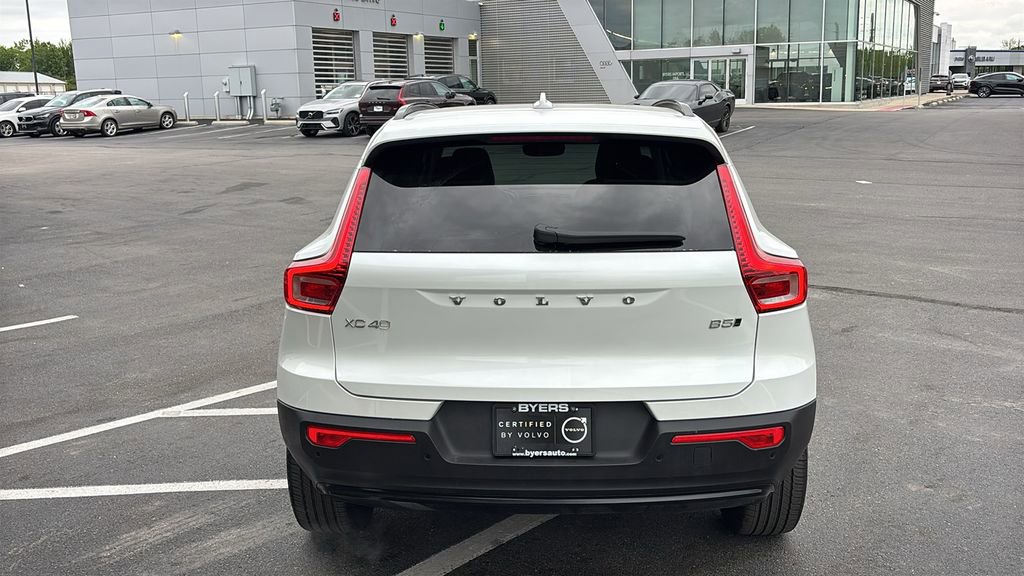 Certified 2026 Volvo XC40 B5 Plus AWD/4WD image 30